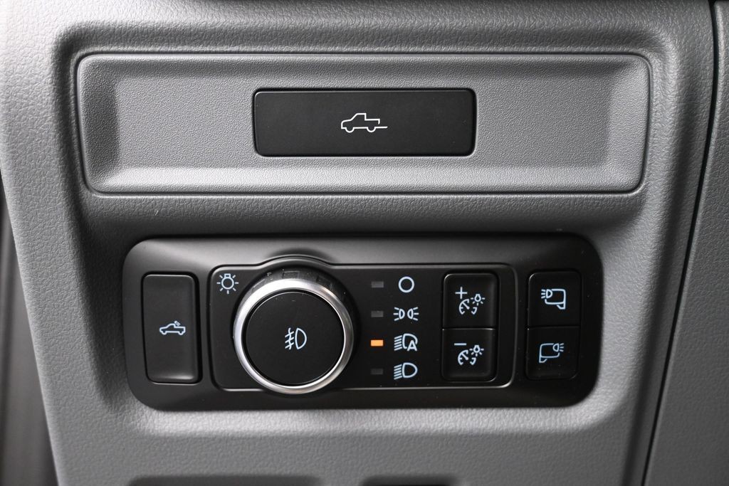 Ford F-150 Vehicle Full-screen Gallery Image 19