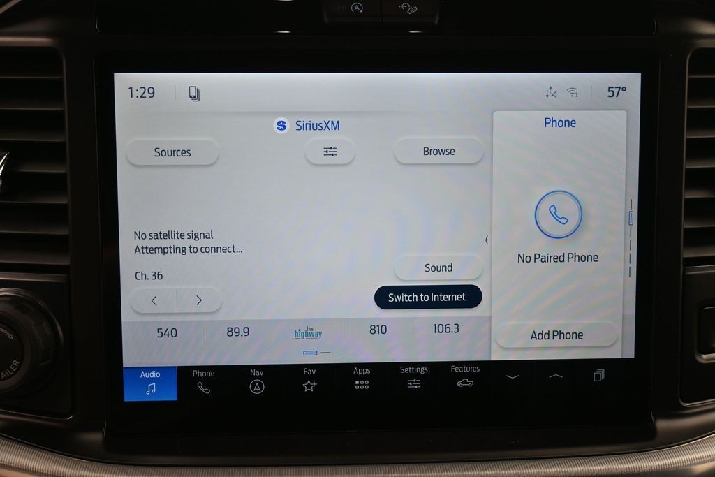 Ford F-150 Vehicle Full-screen Gallery Image 11