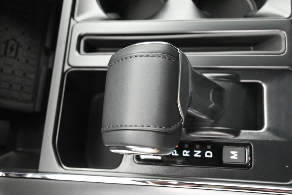 Ford F-150 Vehicle Full-screen Gallery Image 14