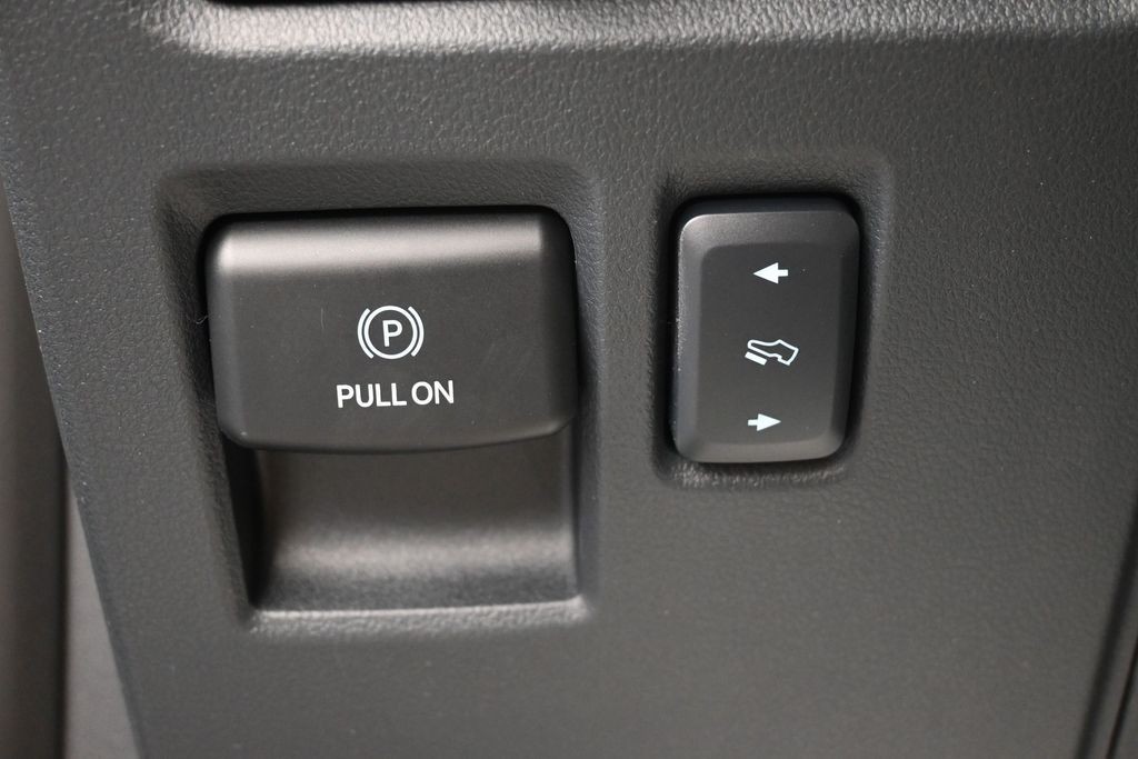 Ford F-150 Vehicle Full-screen Gallery Image 22