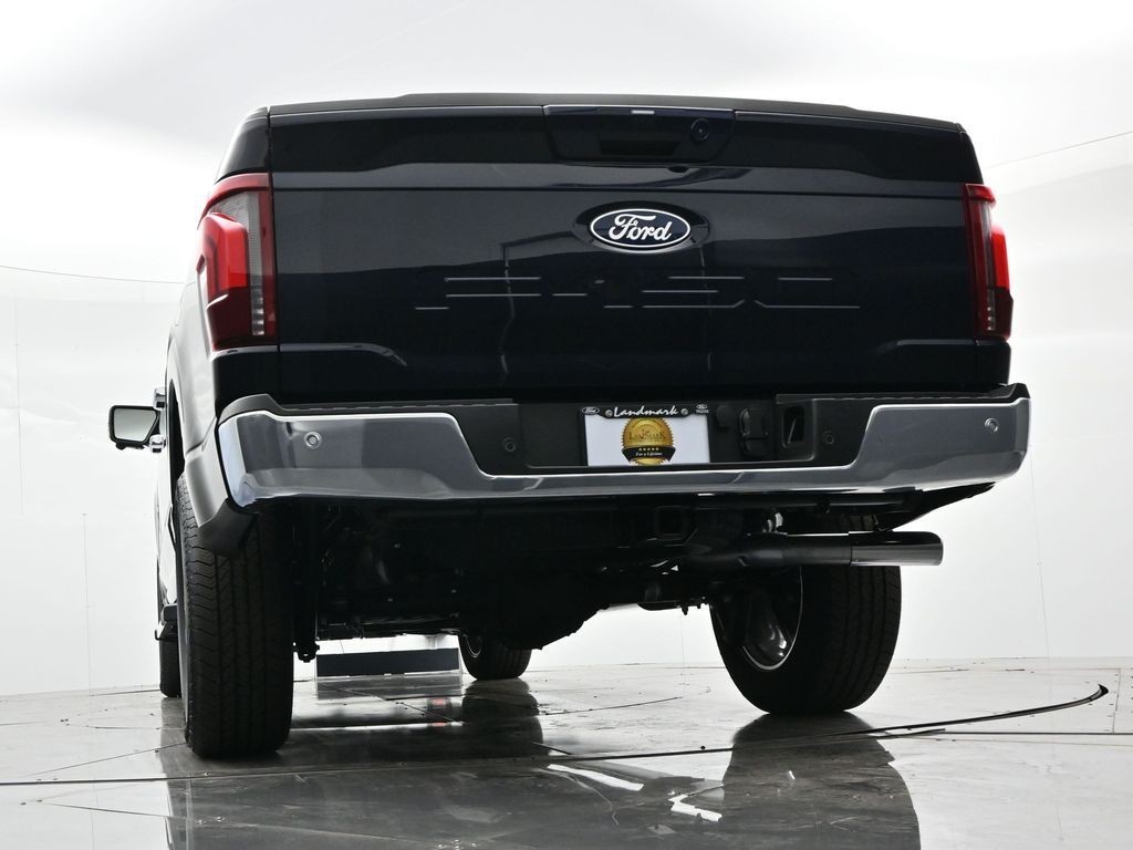 Ford F-150 Vehicle Full-screen Gallery Image 31