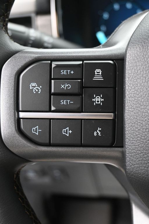 Ford F-150 Vehicle Full-screen Gallery Image 19