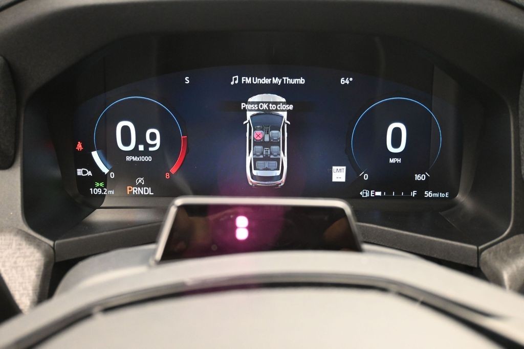 Ford Explorer Vehicle Full-screen Gallery Image 10