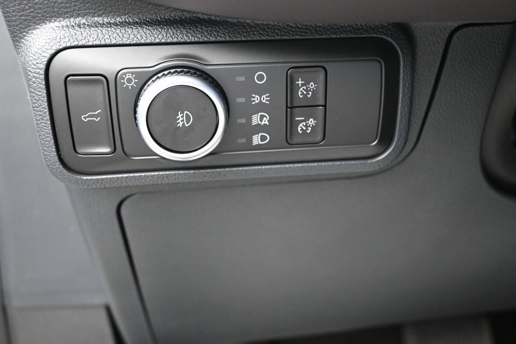 Ford Explorer Vehicle Full-screen Gallery Image 22
