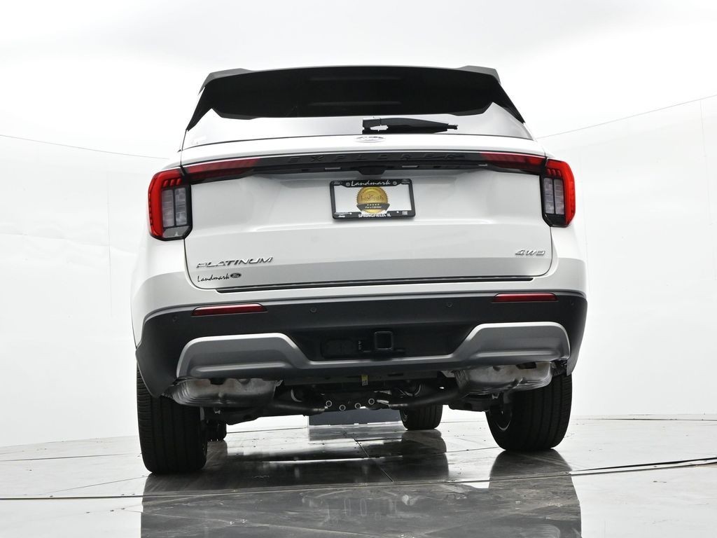 Ford Explorer Vehicle Full-screen Gallery Image 32