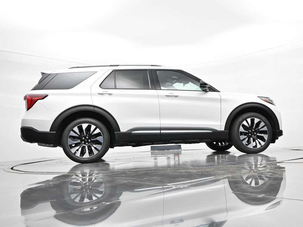 Ford Explorer Vehicle Full-screen Gallery Image 34