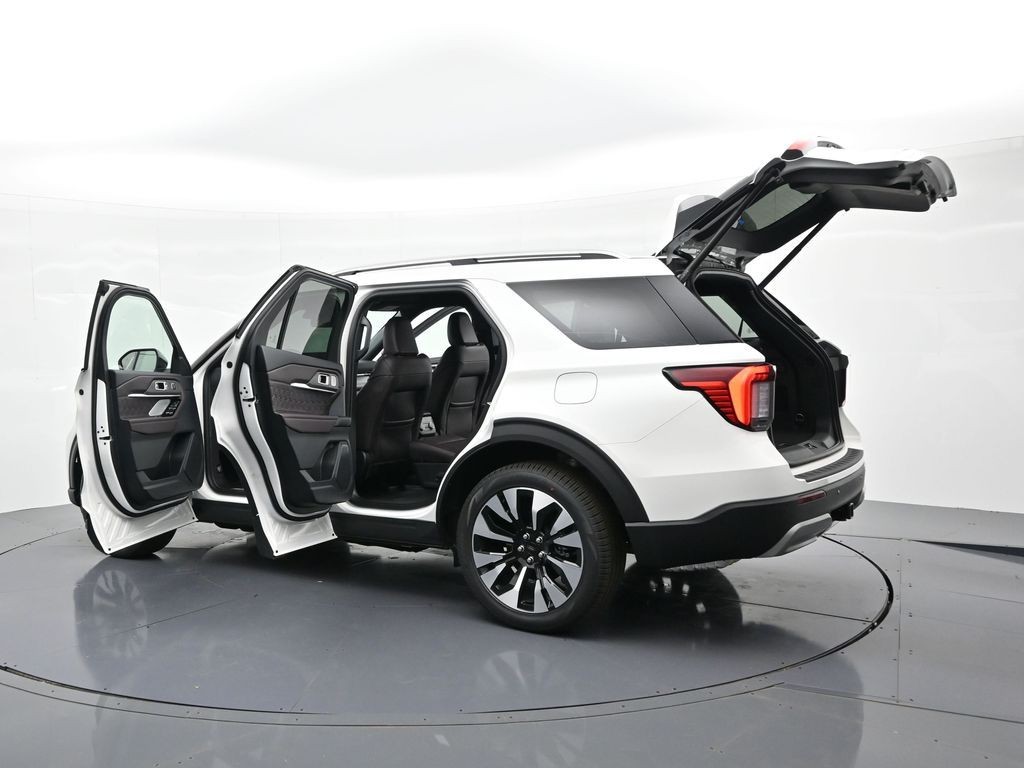 Ford Explorer Vehicle Full-screen Gallery Image 36