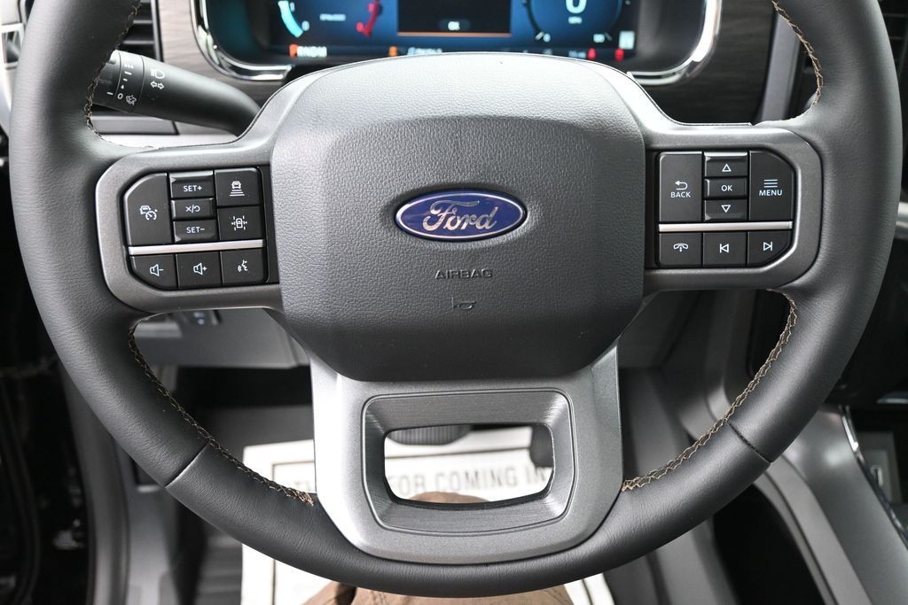 Ford F-150 Vehicle Full-screen Gallery Image 19