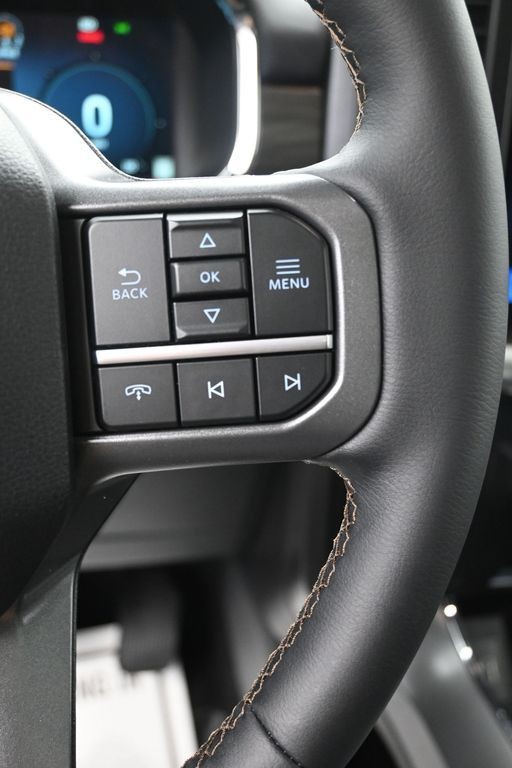 Ford F-150 Vehicle Full-screen Gallery Image 20