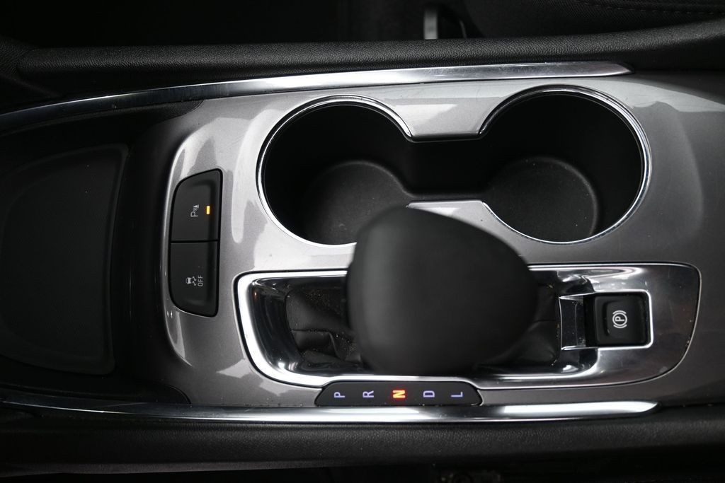 Chevrolet Malibu Vehicle Full-screen Gallery Image 15
