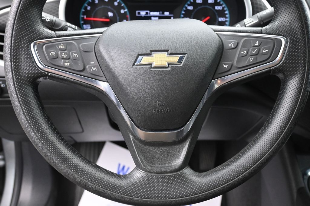 Chevrolet Malibu Vehicle Full-screen Gallery Image 16