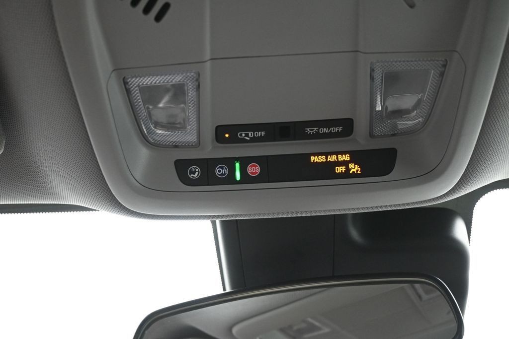 Chevrolet Malibu Vehicle Full-screen Gallery Image 22