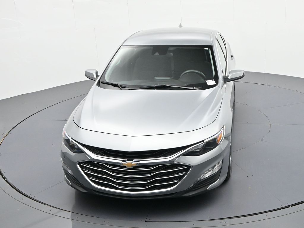 Chevrolet Malibu Vehicle Full-screen Gallery Image 24