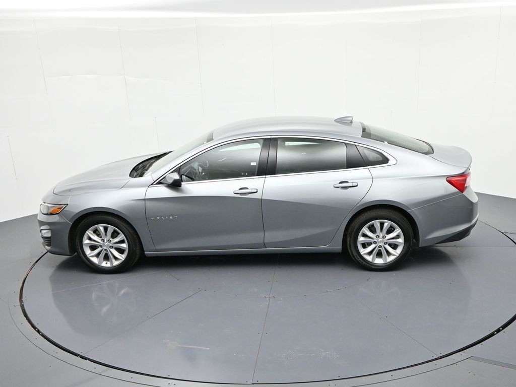 Chevrolet Malibu Vehicle Full-screen Gallery Image 26