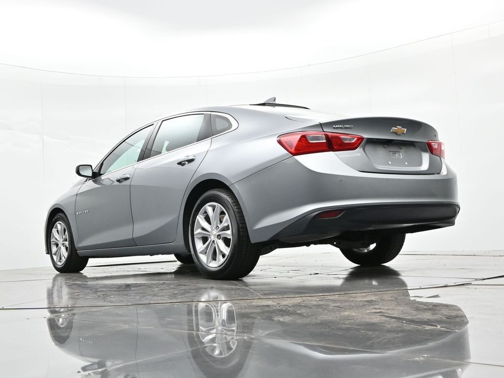 Chevrolet Malibu Vehicle Full-screen Gallery Image 27