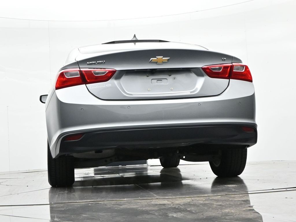 Chevrolet Malibu Vehicle Full-screen Gallery Image 28