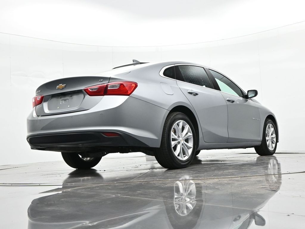 Chevrolet Malibu Vehicle Full-screen Gallery Image 29