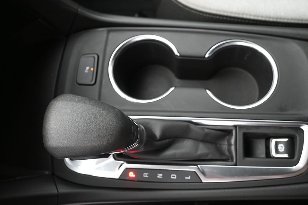 Chevrolet Equinox Vehicle Full-screen Gallery Image 14
