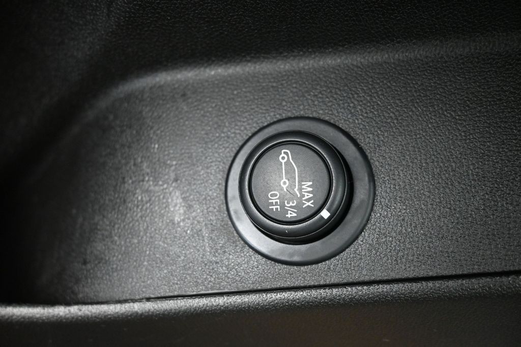 Chevrolet Equinox Vehicle Full-screen Gallery Image 21