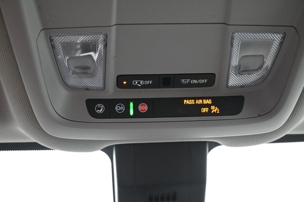 Chevrolet Equinox Vehicle Full-screen Gallery Image 22