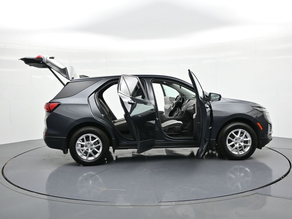 Chevrolet Equinox Vehicle Full-screen Gallery Image 31