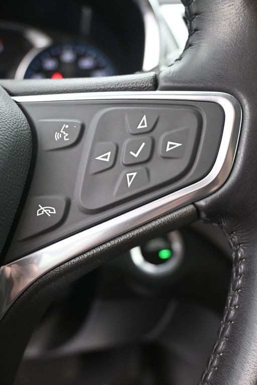 Chevrolet Equinox Vehicle Full-screen Gallery Image 16