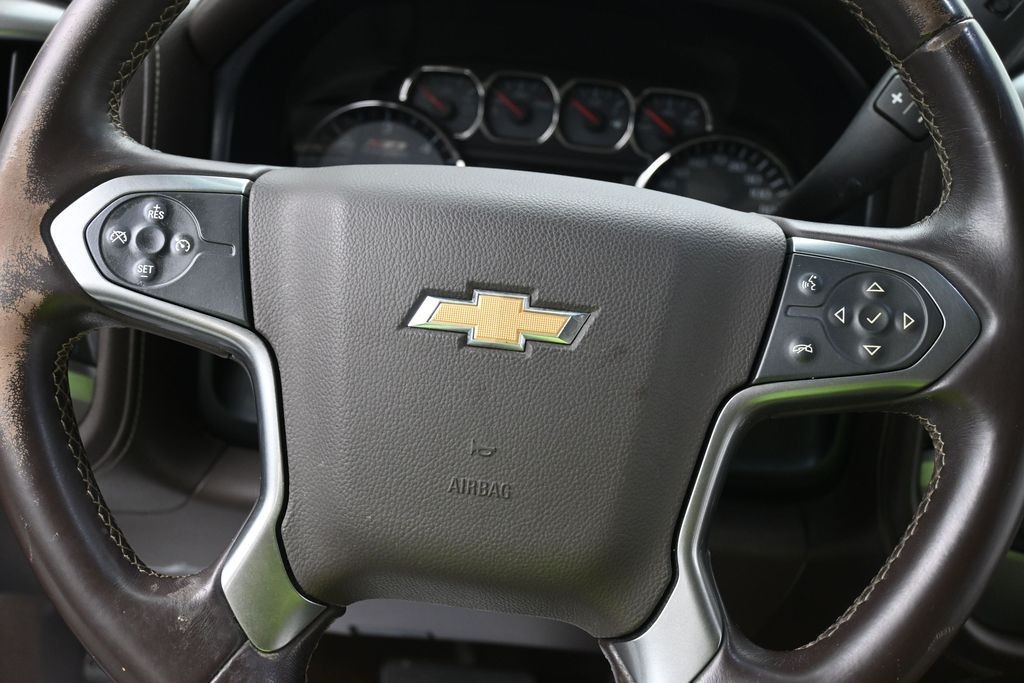 Chevrolet Silverado 1500 Vehicle Full-screen Gallery Image 11