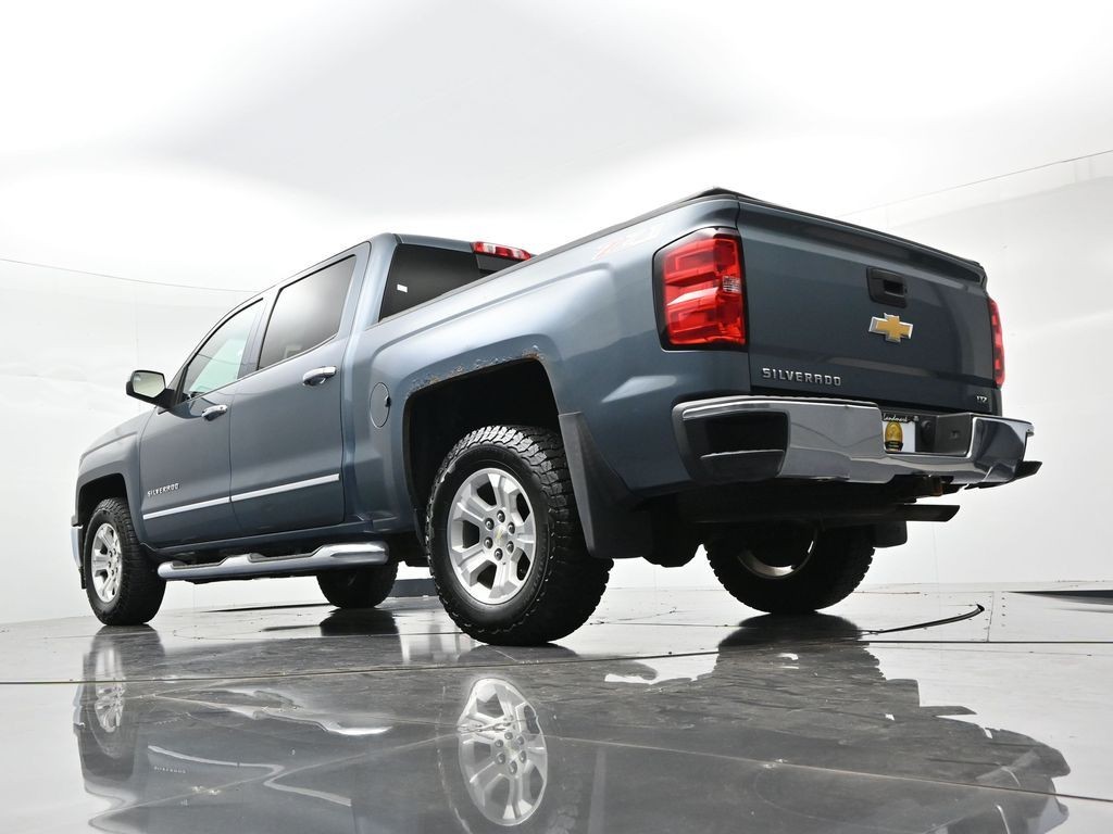 Chevrolet Silverado 1500 Vehicle Full-screen Gallery Image 17
