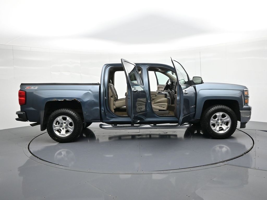 Chevrolet Silverado 1500 Vehicle Full-screen Gallery Image 21