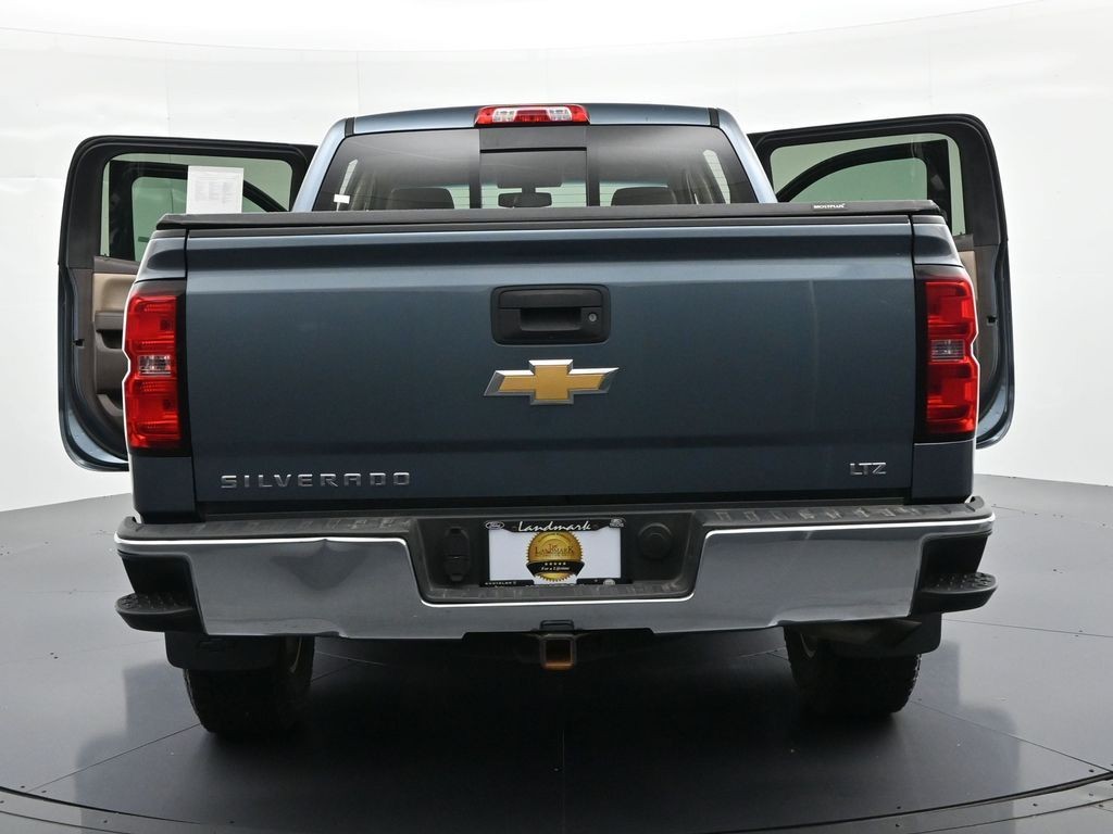Chevrolet Silverado 1500 Vehicle Full-screen Gallery Image 24