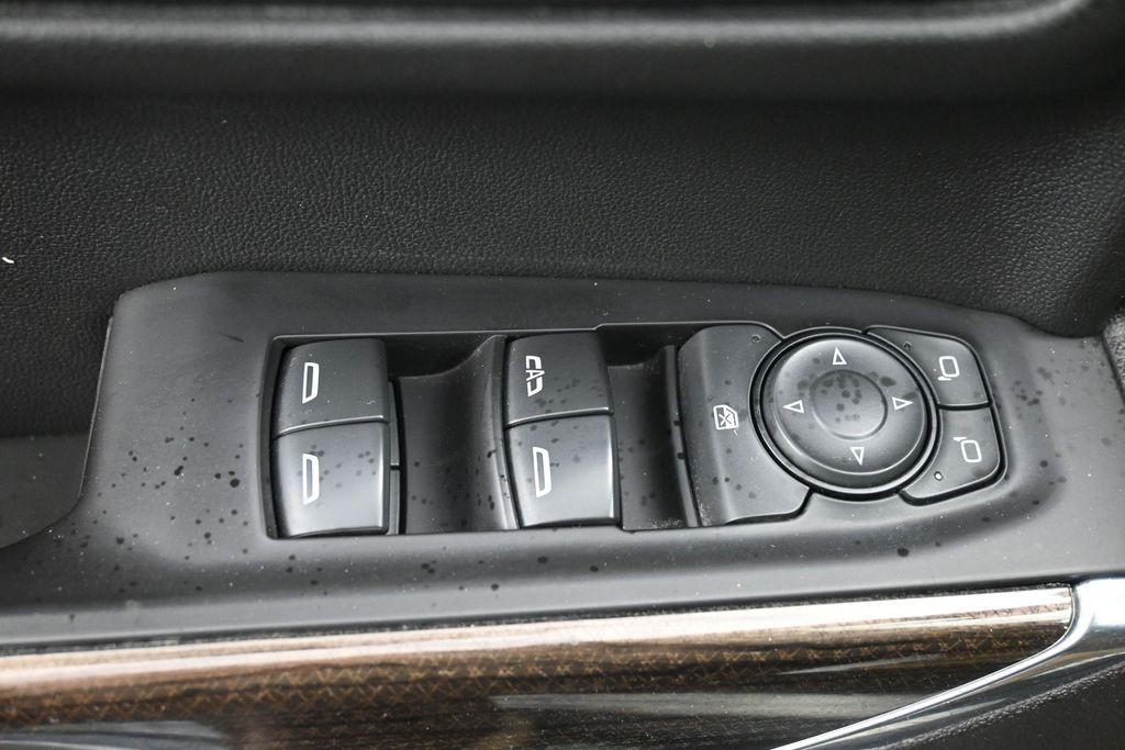 Chevrolet Silverado 1500 Vehicle Full-screen Gallery Image 22