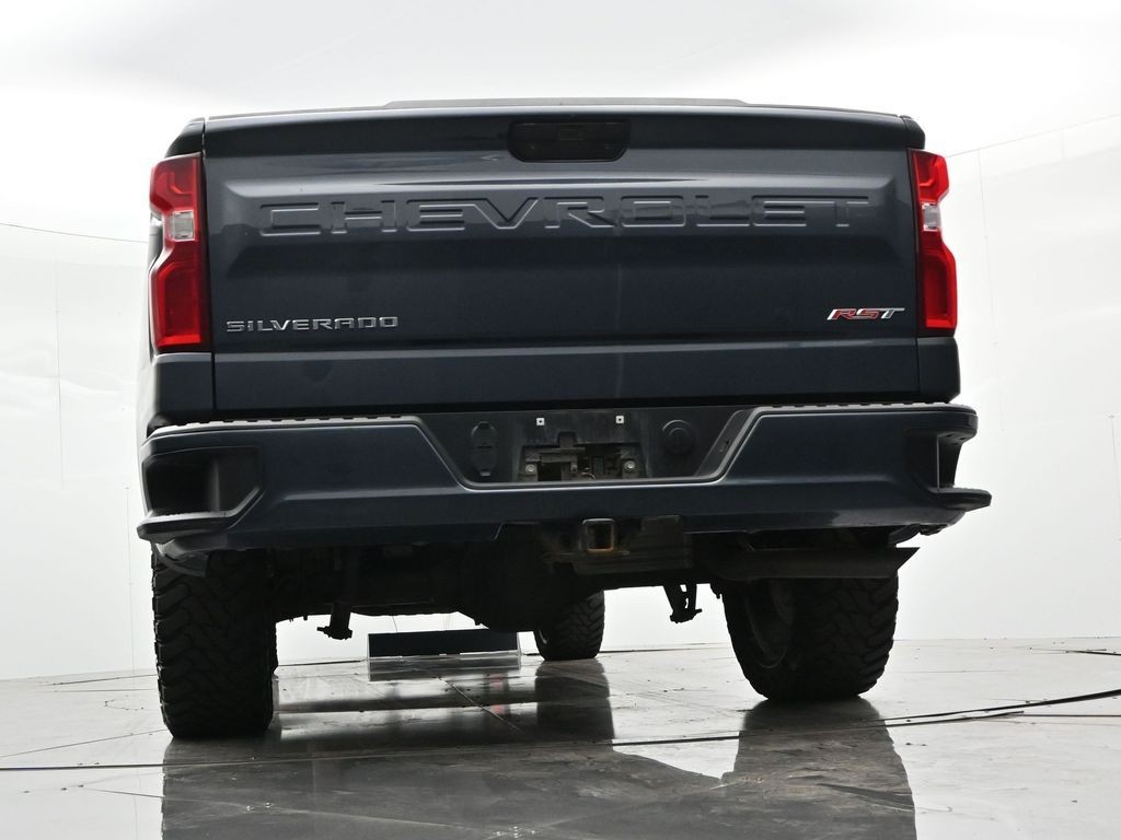 Chevrolet Silverado 1500 Vehicle Full-screen Gallery Image 28