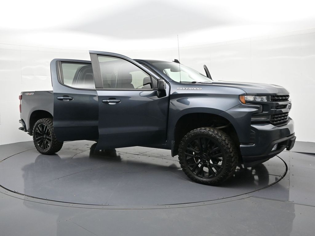 Chevrolet Silverado 1500 Vehicle Full-screen Gallery Image 32