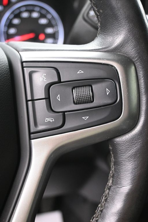 Chevrolet Silverado 1500 Vehicle Full-screen Gallery Image 16