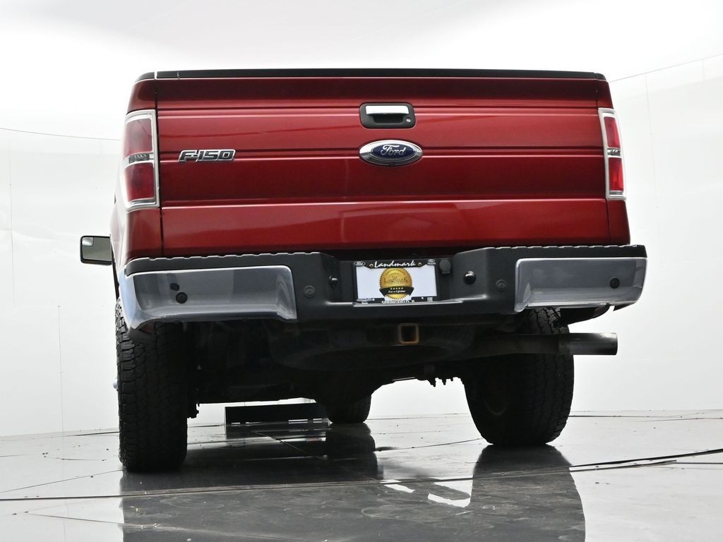 Ford F-150 Vehicle Full-screen Gallery Image 16