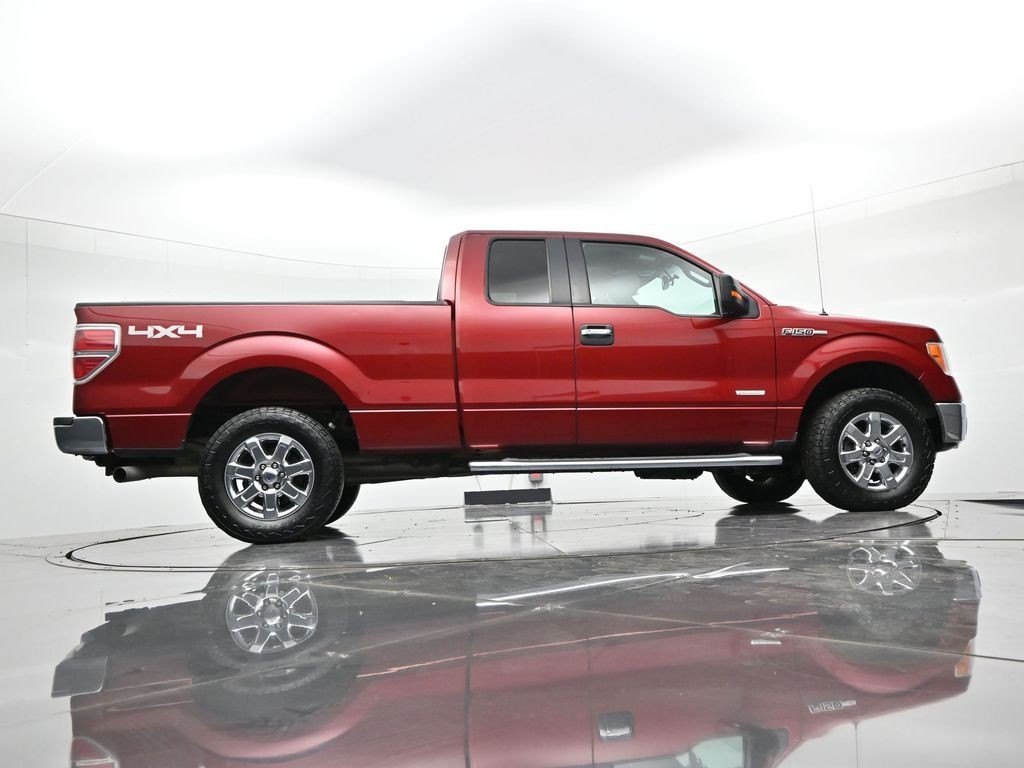 Ford F-150 Vehicle Full-screen Gallery Image 18