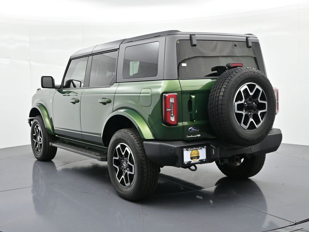 Ford Bronco Vehicle Full-screen Gallery Image 8