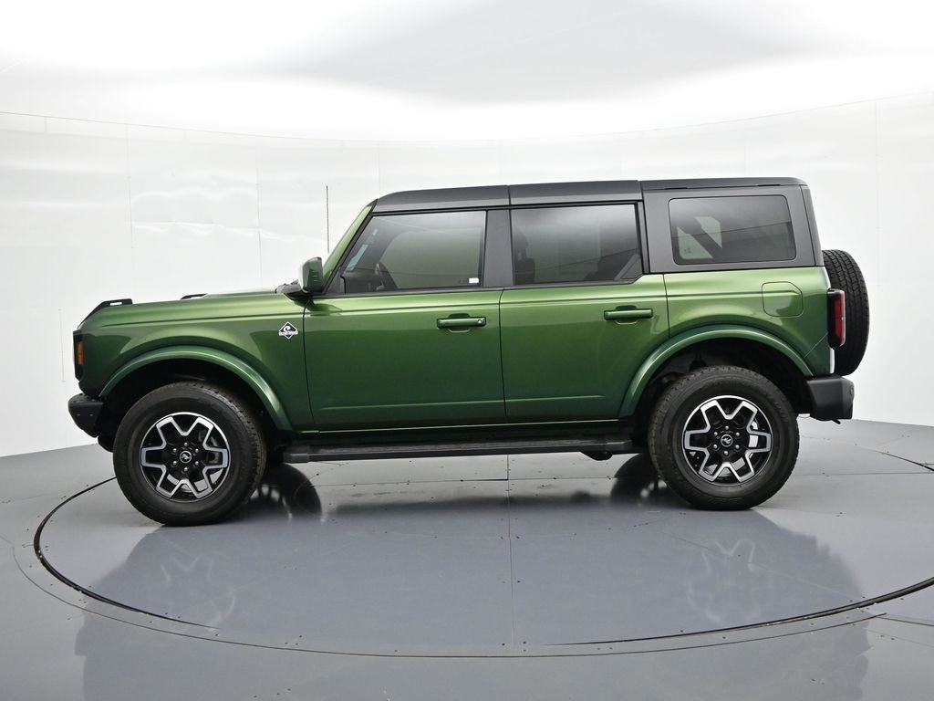 Ford Bronco Vehicle Full-screen Gallery Image 9