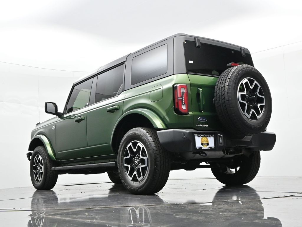 Ford Bronco Vehicle Full-screen Gallery Image 17