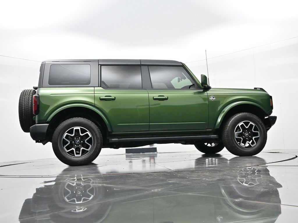 Ford Bronco Vehicle Full-screen Gallery Image 20