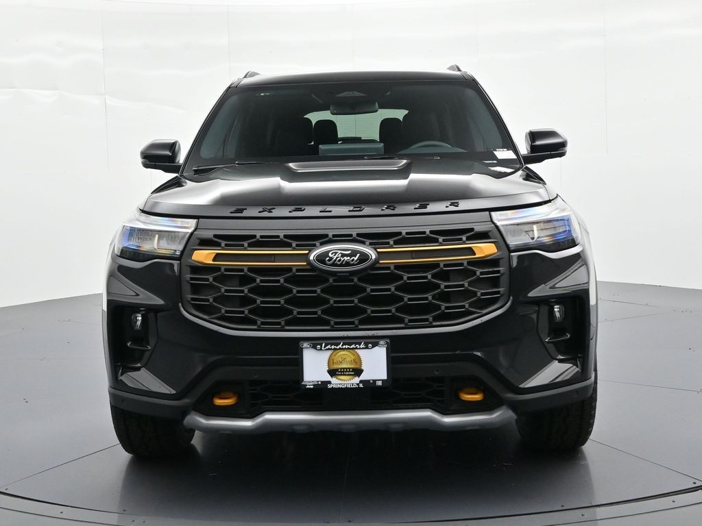 Ford Explorer Vehicle Full-screen Gallery Image 3