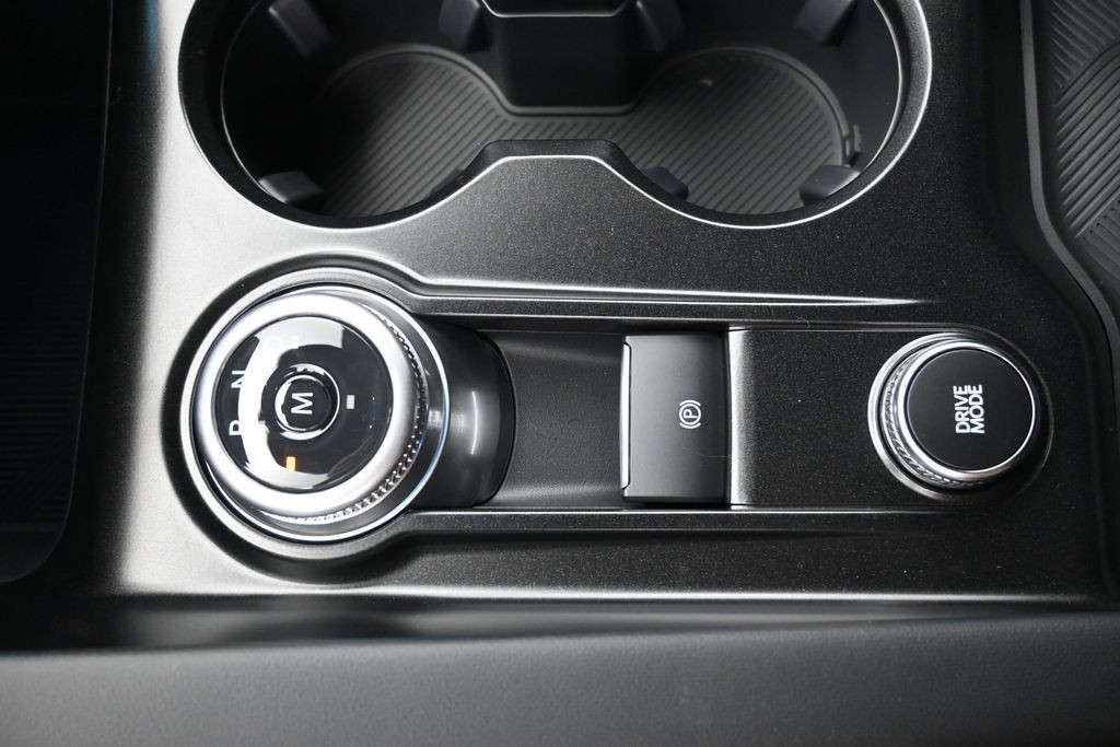 Ford Explorer Vehicle Full-screen Gallery Image 14