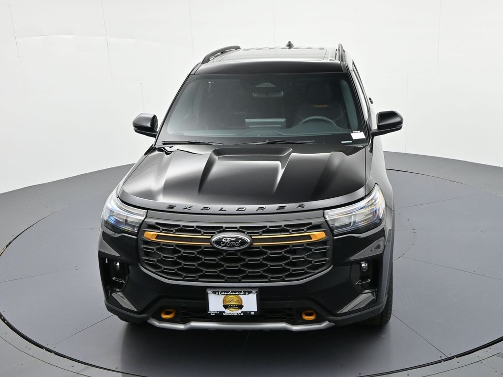 Ford Explorer Vehicle Full-screen Gallery Image 24
