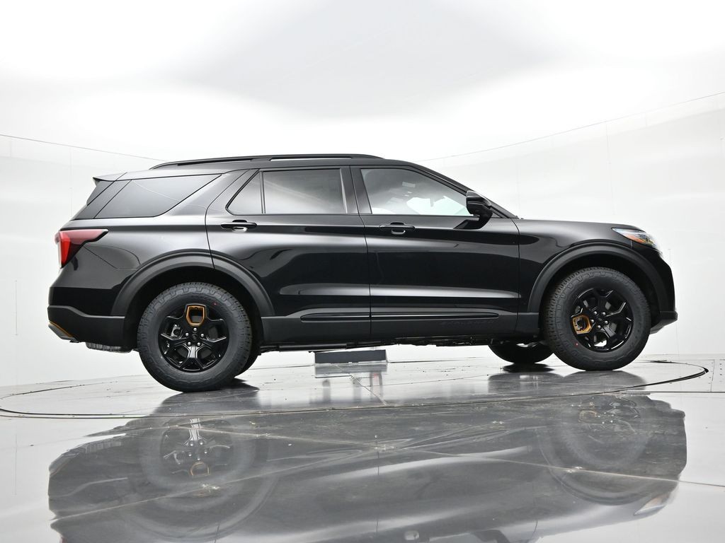 Ford Explorer Vehicle Full-screen Gallery Image 30