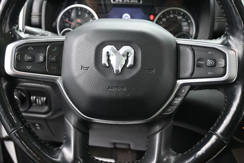 Ram 1500 Vehicle Full-screen Gallery Image 13
