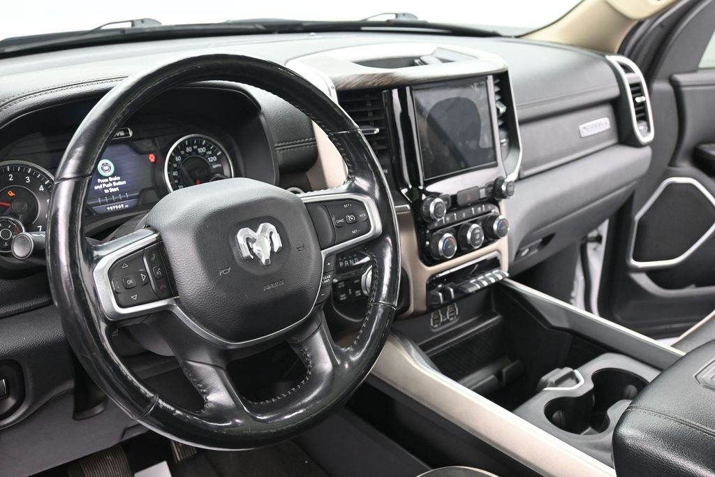 Ram 1500 Vehicle Full-screen Gallery Image 14