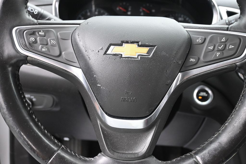 Chevrolet Equinox Vehicle Full-screen Gallery Image 12