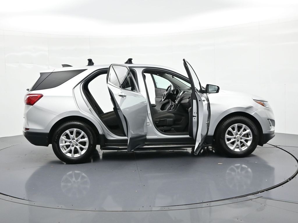 Chevrolet Equinox Vehicle Full-screen Gallery Image 22
