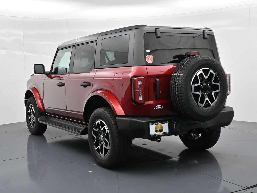 Ford Bronco Vehicle Full-screen Gallery Image 8