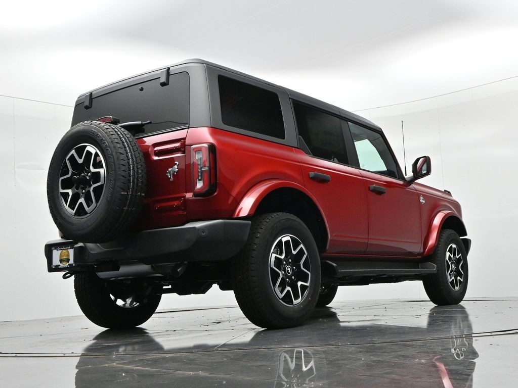 Ford Bronco Vehicle Full-screen Gallery Image 22